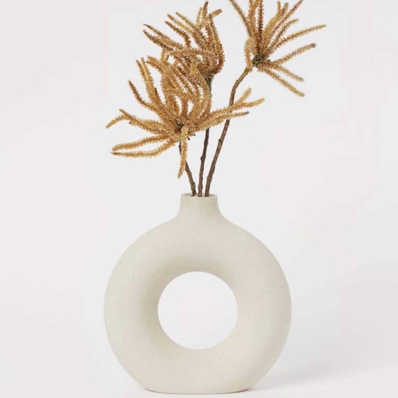 Modern Beige Ceramic Vase - Picture 1 of 3